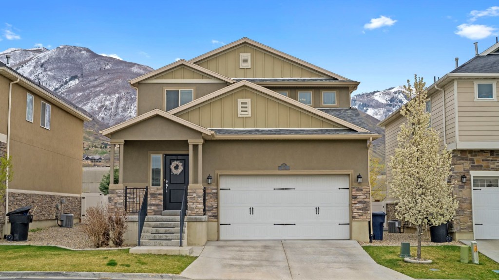 Home For Sale 1061 Blackstone Dr, Fruit Heights, UT 84037